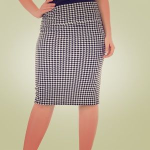 Black & White Houndstooth Pencil Skirt