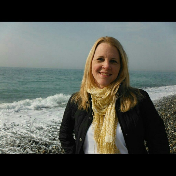 Meet your Posher, Tammy Ann - Picture 2 of 7