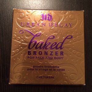 Urban decay baked bronzer in Baked
