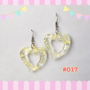 Clear heart shape earrings- white & yellow #017