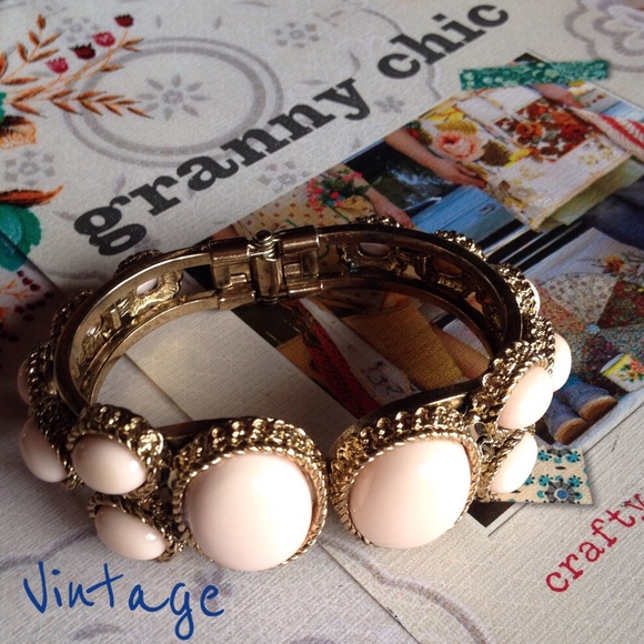 Vintage Jewelry - Vintage Gold Clamper Bracelet Pale Pink Stones
