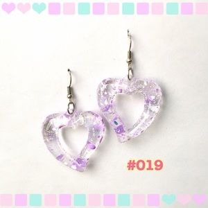 Clear heart shape earrings- white & purple #019