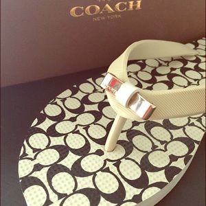COACH 👠 flip flops