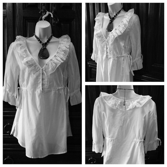 Magnificent White Peasant Style Top - Picture 2 of 2
