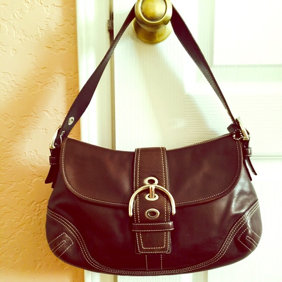 Coach Handbags - ✨Authentic Coach Leather Handbag✨