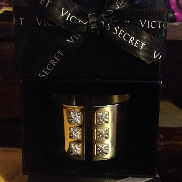 🎉🎊 HOT NEW VICTORIA SECRET BRACELET🎉🎊🎈🎉