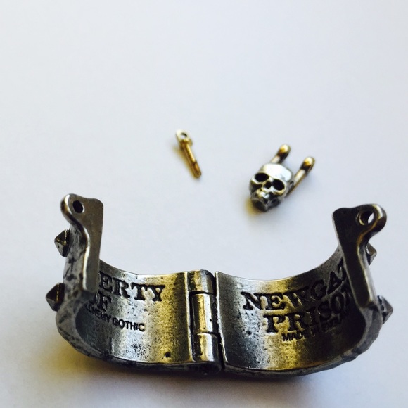 SOLD❗️Cuffed - Prisoner of Love Cuff w/ Lock & Key - Picture 3 of 4