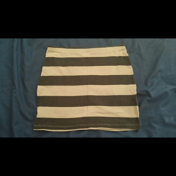 Black and Gray Striped Bodycon Skirt