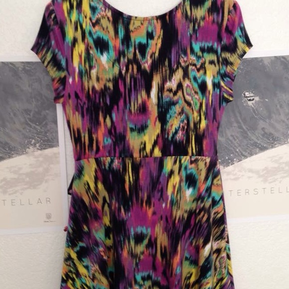 Cute dress size small! - Picture 2 of 4
