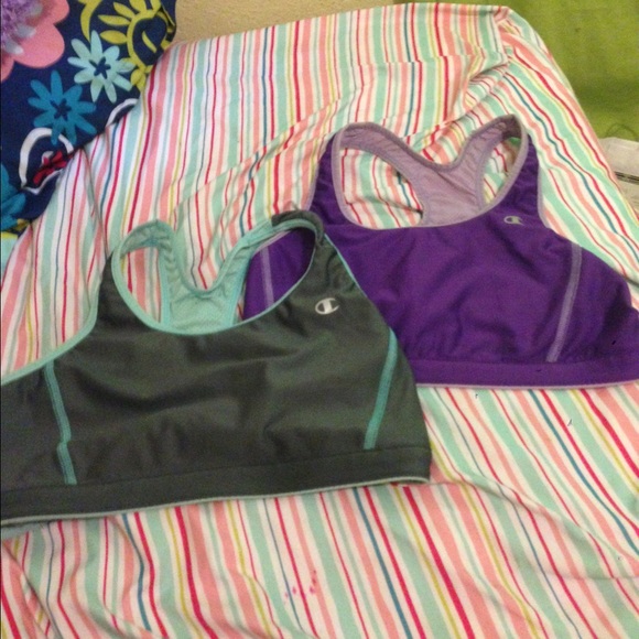 Reversible sports bras
