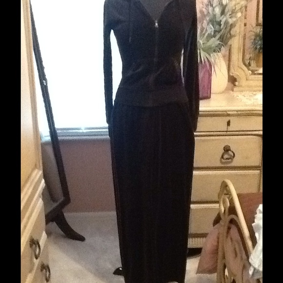 Express sweatsuit very cute on