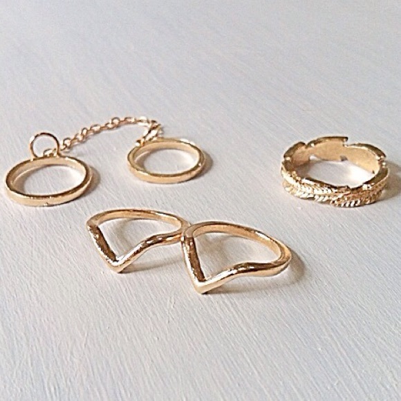 Gold midi ring set