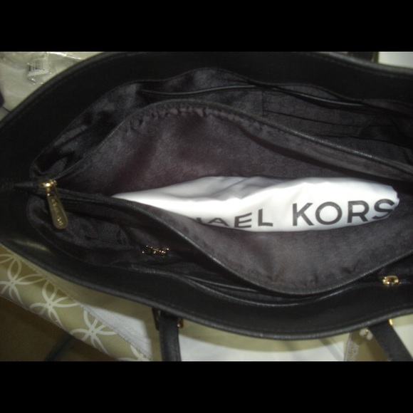 MICHAEL KORS Jet Set Travel Tote SOLD🕕👍📩🌝 - Picture 2 of 4