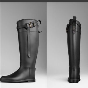Burberry raining boots