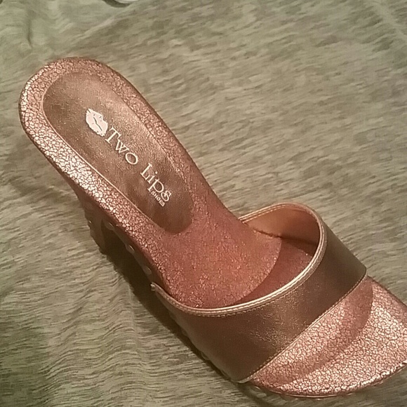 Heels - Picture 2 of 3