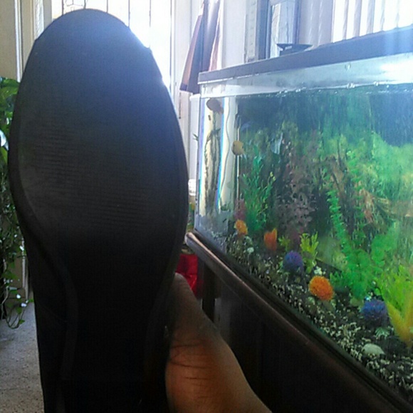Shoes - Picture 3 of 4