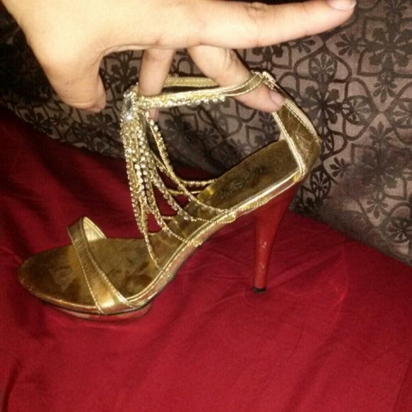 Heels - Picture 4 of 4