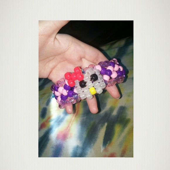 hello kitty peyote stitch kanDi <3
