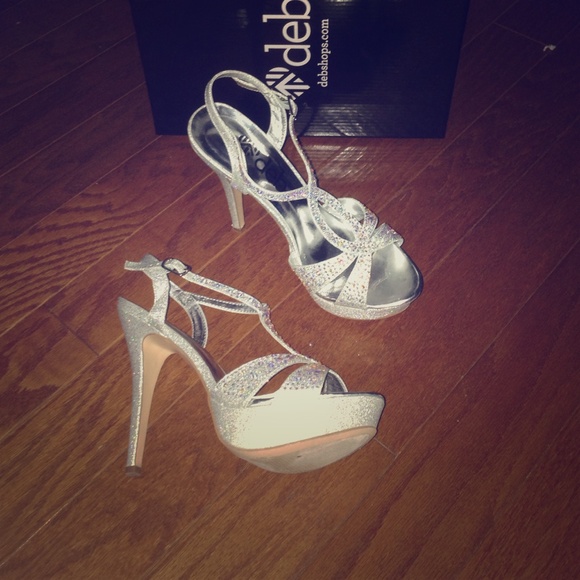 iridescent high heels 👠