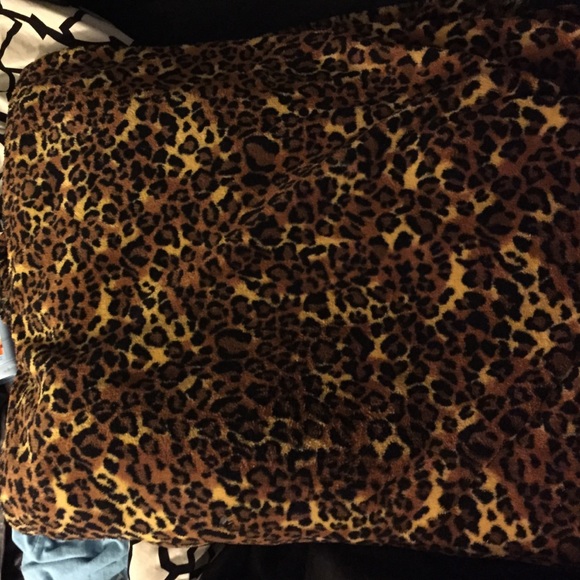 XLarge leopard throw blanket