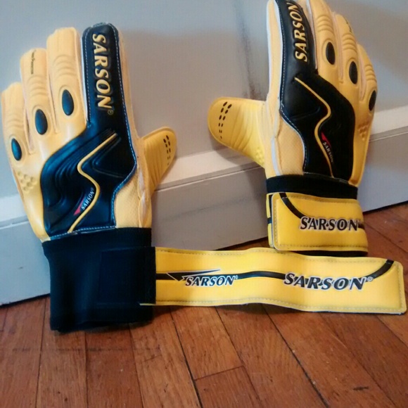 Sarson goalie gloves