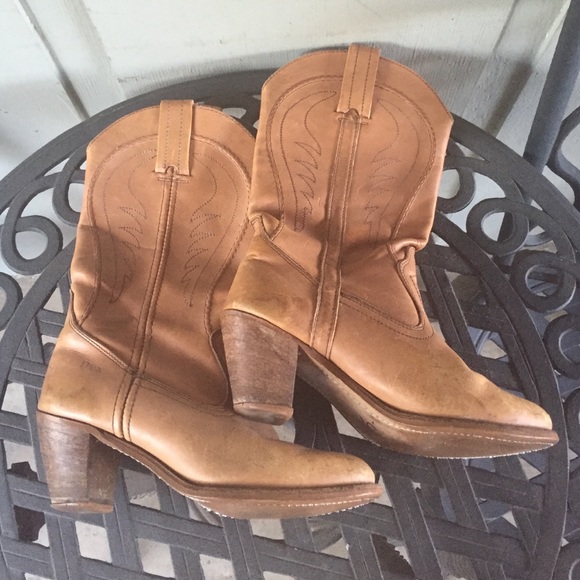Cowgirl boots 🌵