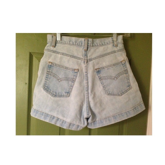 Light denim washed high wasted shorts - Picture 2 of 4