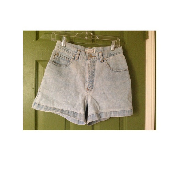 Light denim washed high wasted shorts - Picture 3 of 4
