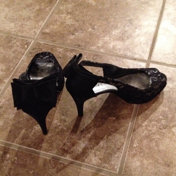 High heels - Picture 2 of 2