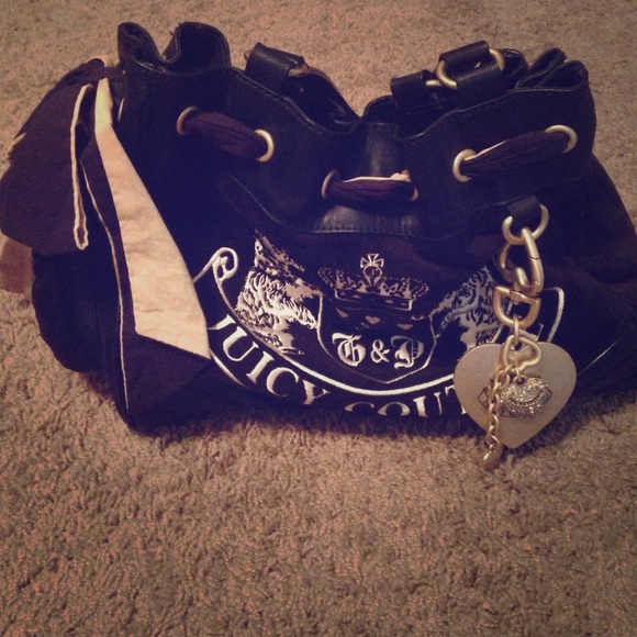 Hold Juicy couture day dreamer bag