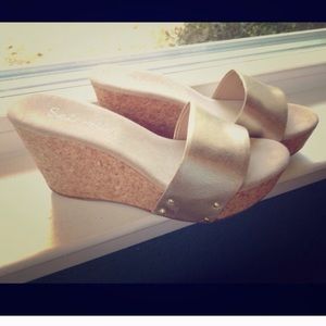 ️SPLENDID Gold Cork Wedge Sandals