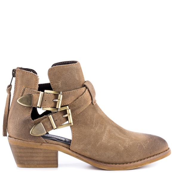 Taupe Steve Madden Cinch Boots