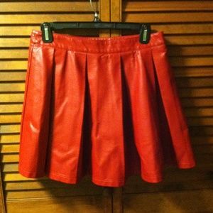 Leather pleated skirt
