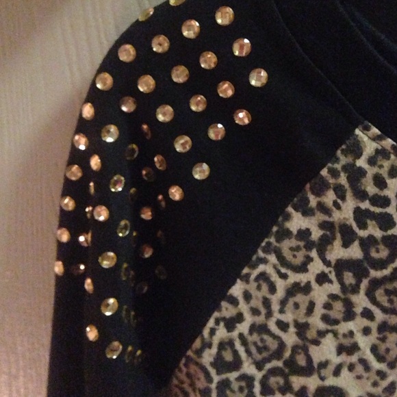 Sweater - Picture 2 of 3