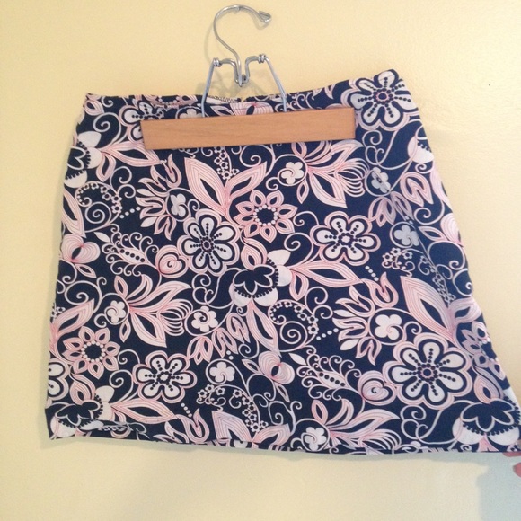 flower print mini skirt 🌻
