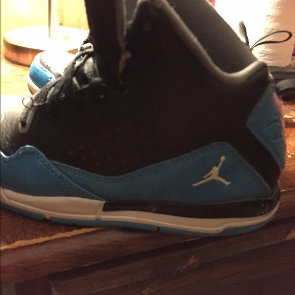 blue flight jordans 💰price reduced💰 - Picture 4 of 4