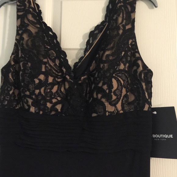 Elegant black lace top dress - Picture 2 of 3