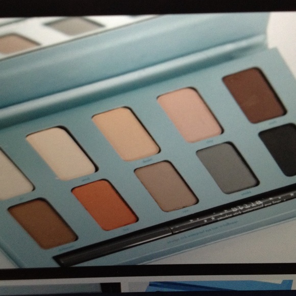 Other - Stila in the know eyeshadow palette