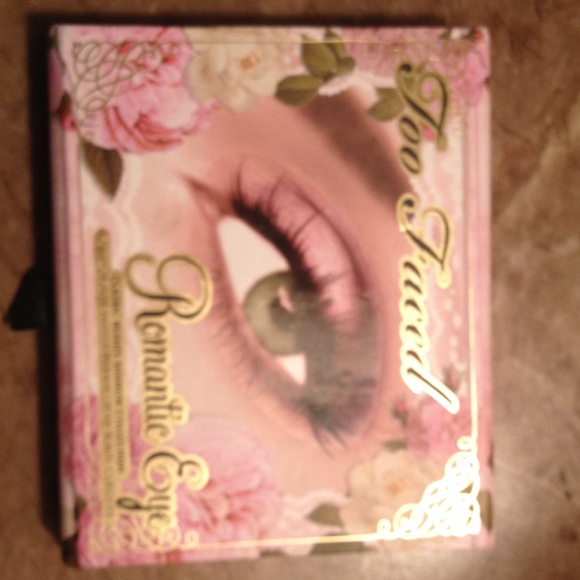 Too faced romantic eye palette eyeshadow
