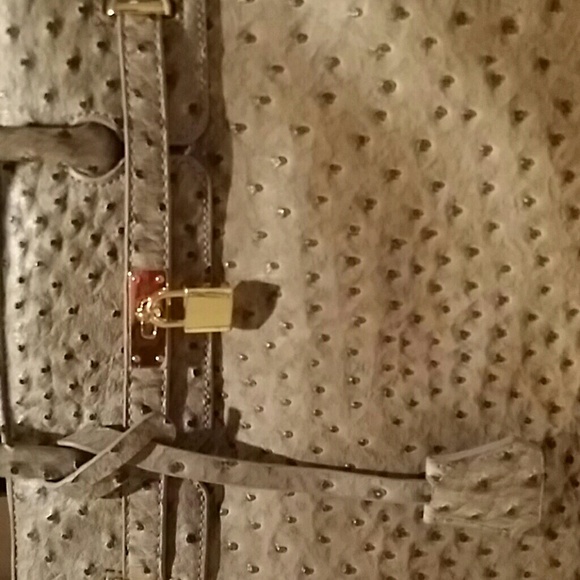 Hand bag . - Picture 2 of 4