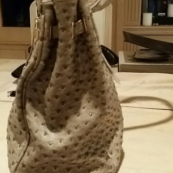 Hand bag . - Picture 3 of 4