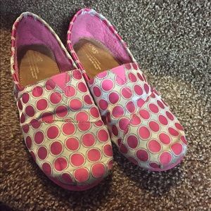 Toms youth size 6
