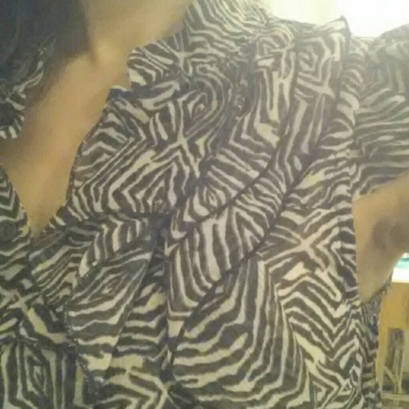 Zebra ruffled top - Picture 2 of 3