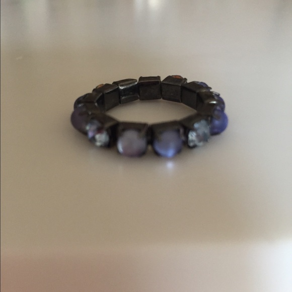 Elastic Ring with blue light & dark crystals - Picture 3 of 3