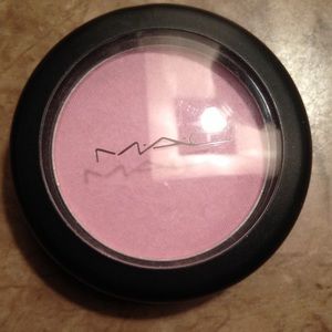 Mac blush unconventional authentic