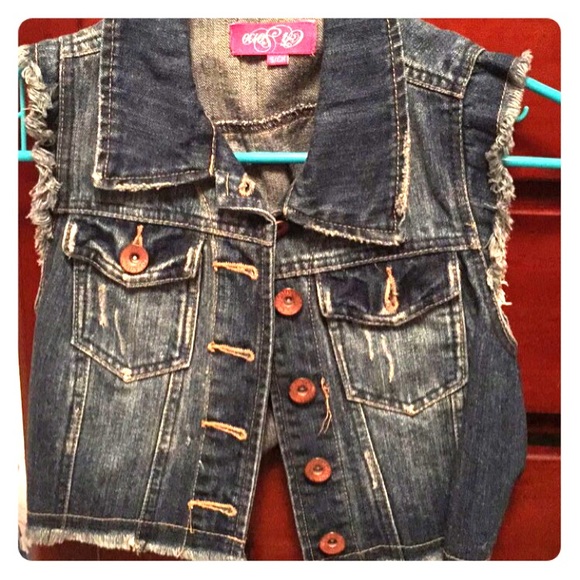 ❌❌SOLD❌❌onⓂ️jean vest size small.
