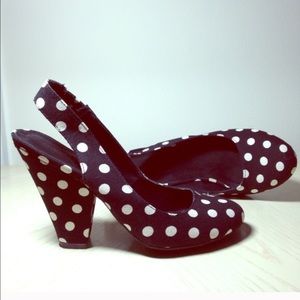 Polka dot adorable sling back shoes size 8