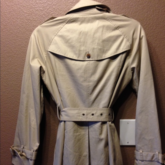 ❗️SOLD❗️Banana Republic classic trench coat - Picture 3 of 4