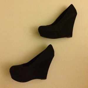 Suede black wedges