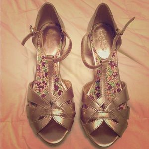 SOLD!! Modcloth sandals